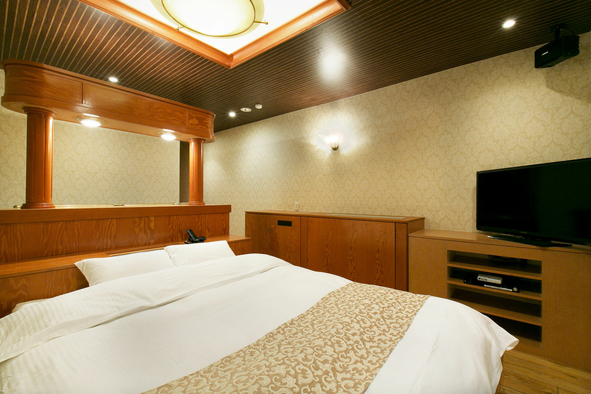 Hotel Luna (Adults Only) Sennan Экстерьер фото